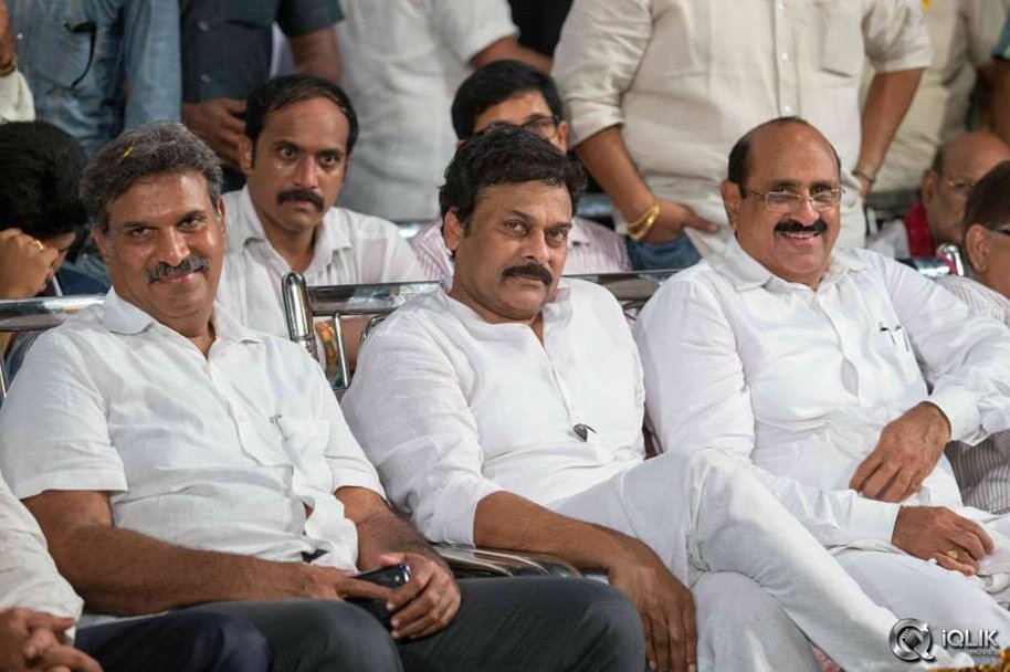 Allu-Ramalingaiah-Award-to-Paruchuri-Brothers